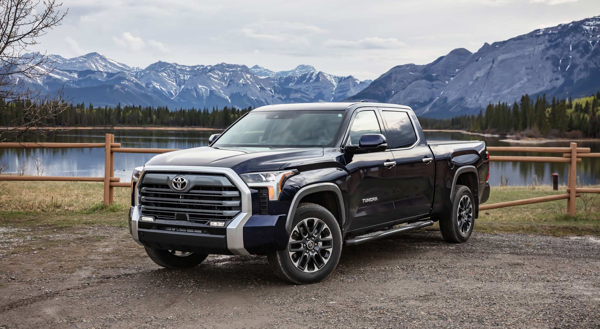 How Much Weight Can A Tundra Pullnull